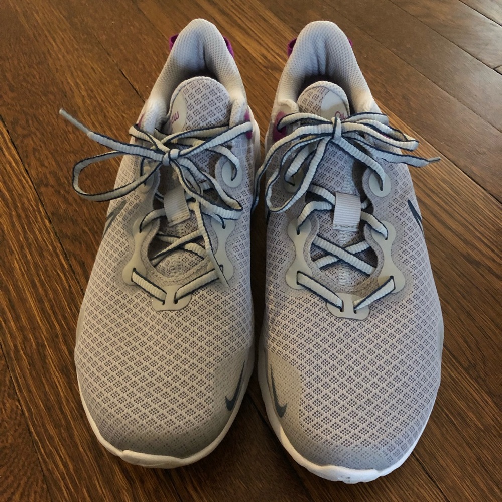 Nike Renew - size 9.5